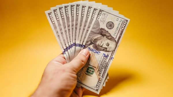 USD melemah hari ini