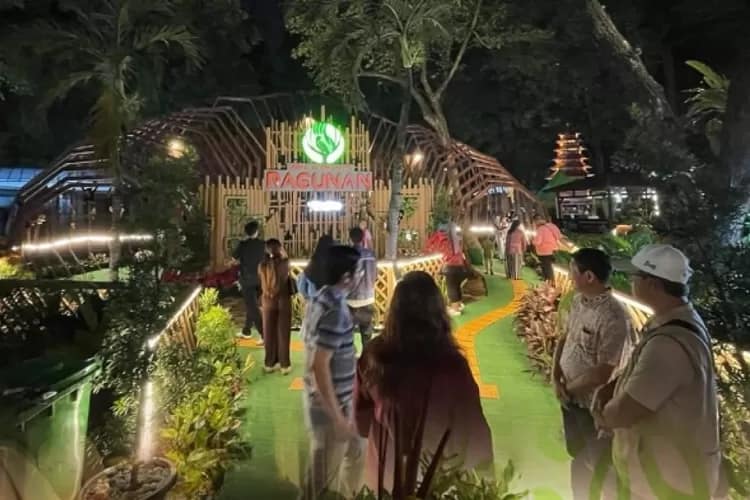 Night at Ragunan Zoo